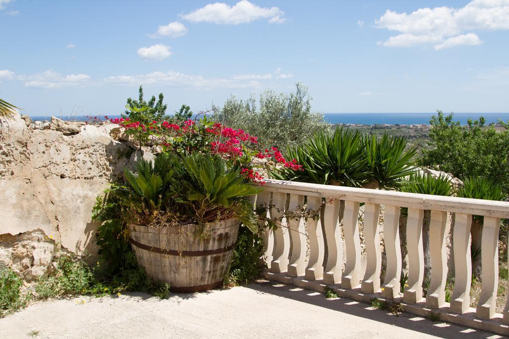 Agriturismoeloropizzuta Lido di Noto Экстерьер фото